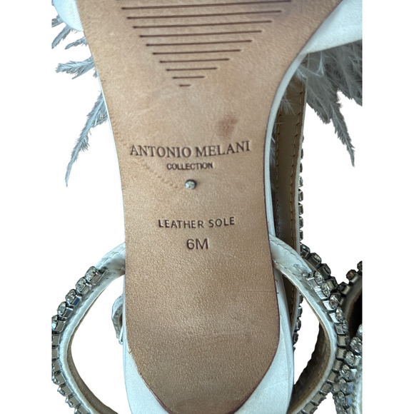 Just in 💫| Antonio Melani Aurora Feathered Rhinestone Embellished Sandals SZ 6 - Picture 8 of 8